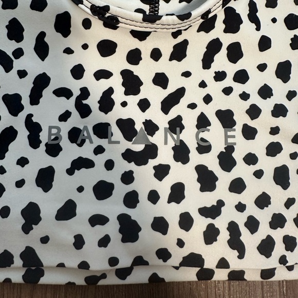 Balance Athletica Workout Set — Snow Leopard (White) - Picture 7 of 10